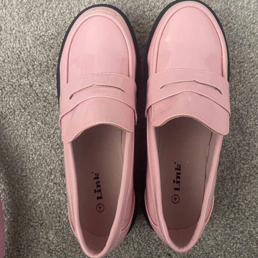 Adorable pink patent leather loafers by Link. Size 4